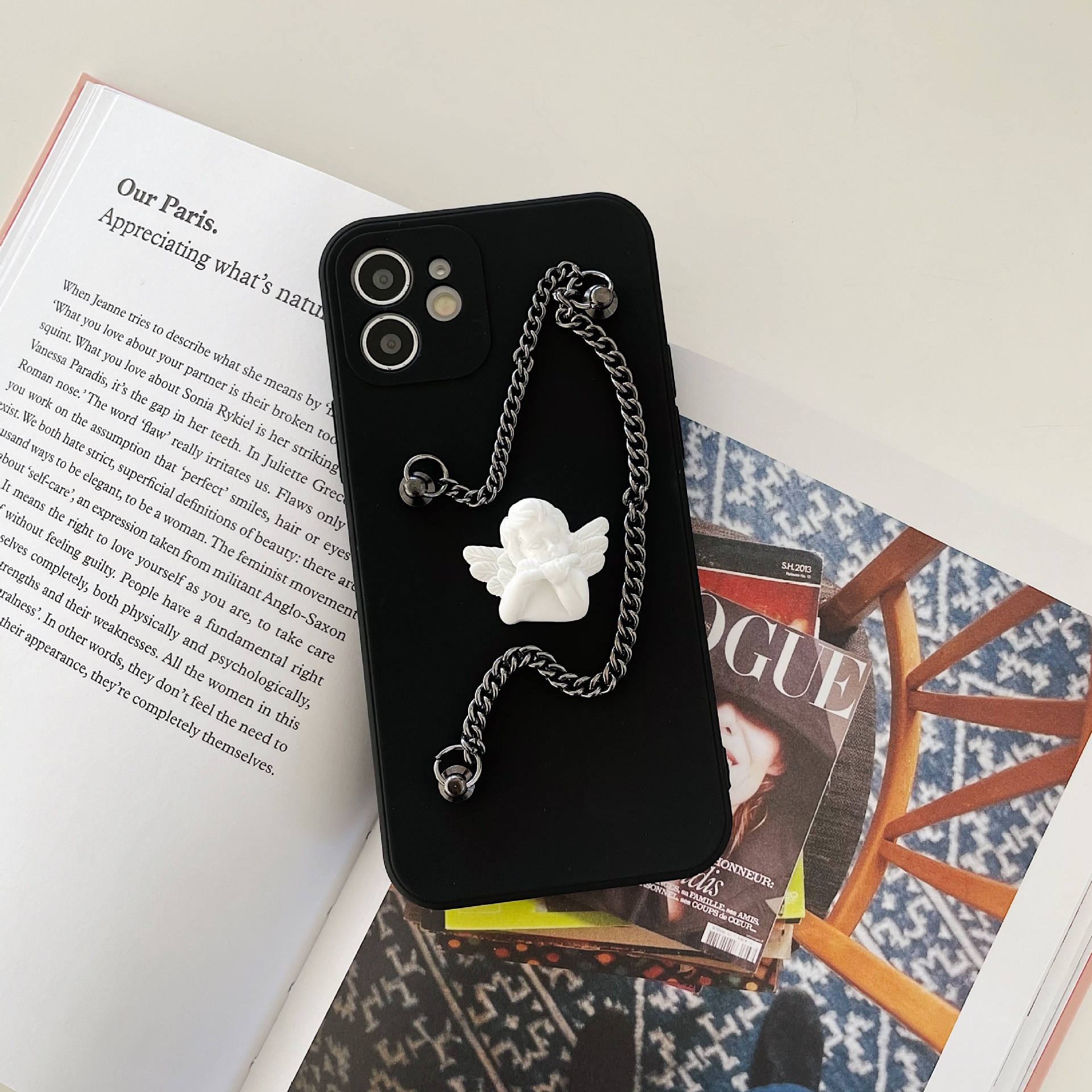 Ốp điện thoại silicone lỏng phối dây xích cho IPhone 12 pro 11 7p | BigBuy360 - bigbuy360.vn