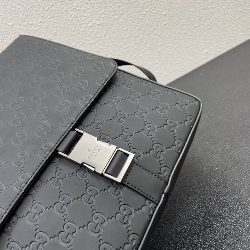 Túi đeo chéo sành điệu nam cao cấp thương hiệu Gucci GC/GG da thật màu trơn