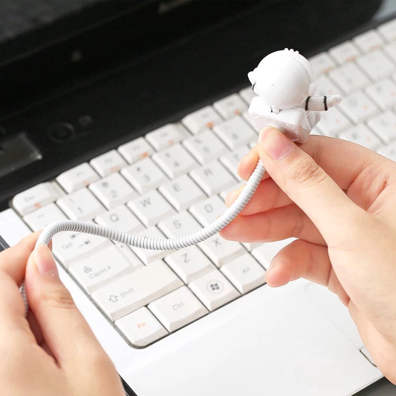 Đèn LED ngủ hình phi hành gia