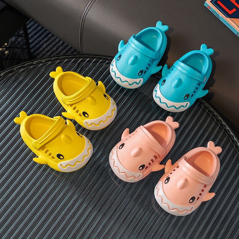 Dép Sục - Dép Crocs Hình Cá Mập Dễ Thương Có Lỗ Thoáng Khí Cho Bé Yêu loại đẹp