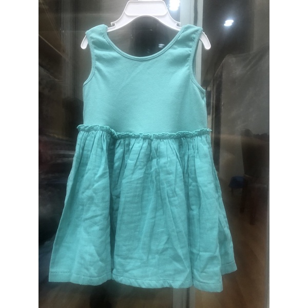 Đầm zara sát cánh bé gái