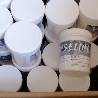 Kem bôi khi xăm vaseline