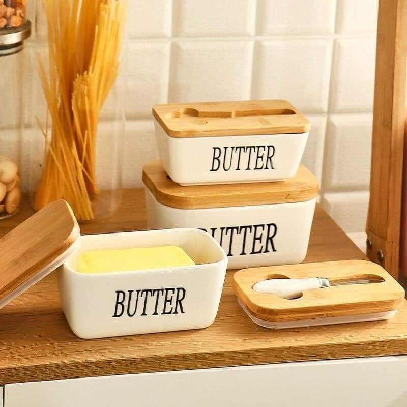 HỘP ĐỰNG BƠ NẮP GỖ KÈM DAO PHẾT BẰNG SỨ