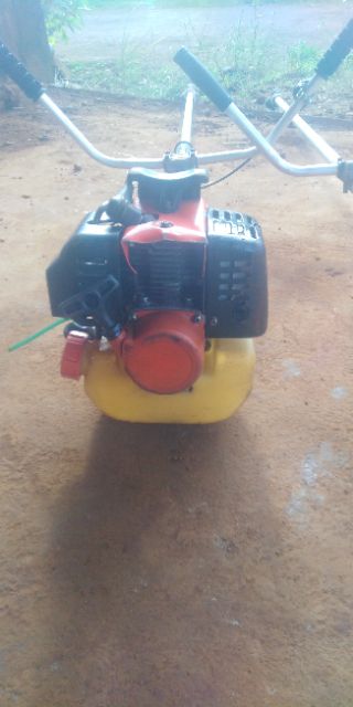 Máy phát cỏ nhật bãi . máy đã qua sử dụng.giá rẻ