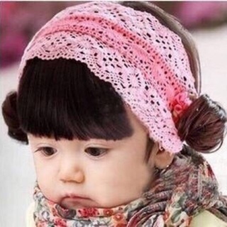 Băng đô tóc giả kèm tóc mái màu hồng ren - có hình bé đội