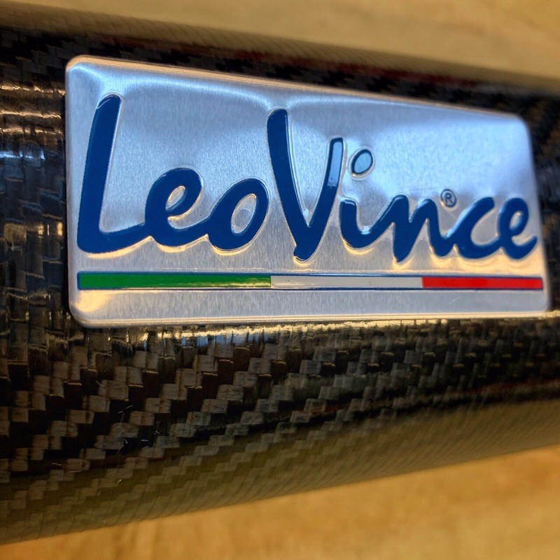 Pô Leovince Carbon Loại 1