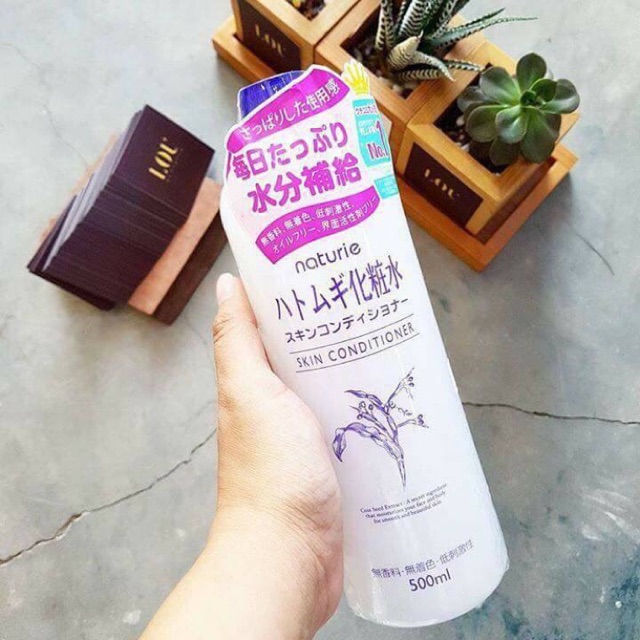 Nước hoa hồng Naturie Nhật 500ml