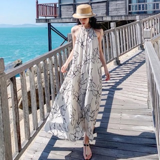 Đầm maxi cổ yếm chất voan hoạ tiết trắng đen hở lưng sang chảnh