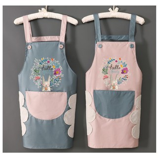 [NOWSHIP] Tạp Dề Hoạ Tiết Thỏ Hoa Xinh Chống Thấm Nước Kèm Khăn Lau Tay Và Túi Đựng Tiện Lợi