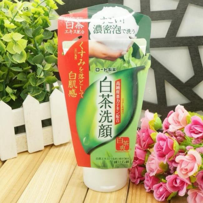 Sữa Rửa Mặt Trà Xanh Nhật Bản Rohto Shirochasou