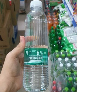 Nước chứa khoáng thiên nhiên từ lòng NÚI LỬA JEJU 530ml. Sản phẩm của tập đoàn Orion_ hàn quốc.