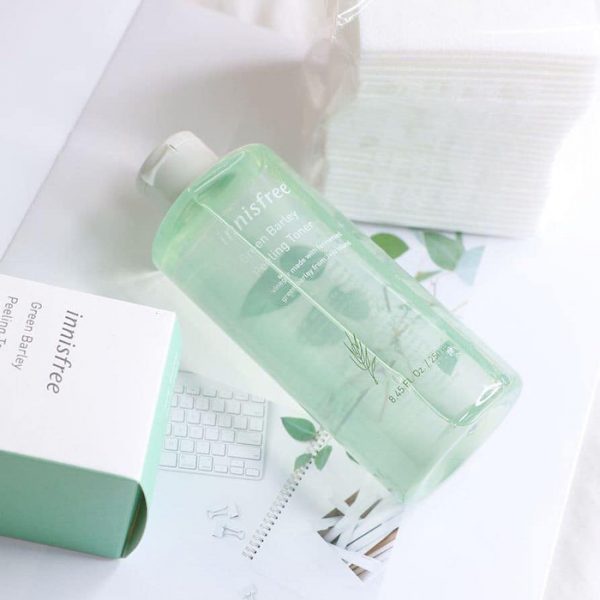 Nước Hoa Hồng Innisfree Tẩy Tế Bào Chết Trắng Da Dưỡng Ẩm Sạch Sâu Green Barley Peeling Toner 250ml - Khongcoson