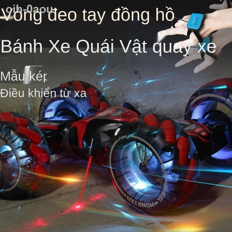 Cảm ứng biến dạng cử chỉ bốn bánh điều khiển từ xa xe đua trẻ em đồ chơi ô tô trai và cô gái địa hình bằng tay
