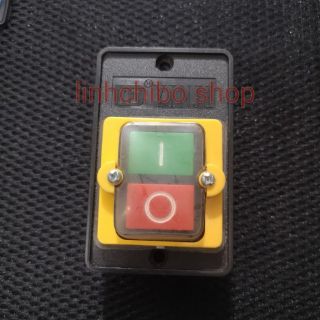 Công tắc tắt-bật có nắp cao su chống bụi, nước 10KH