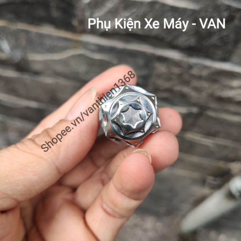 Chụp Giò Đạp Xe Máy Inox Salaya