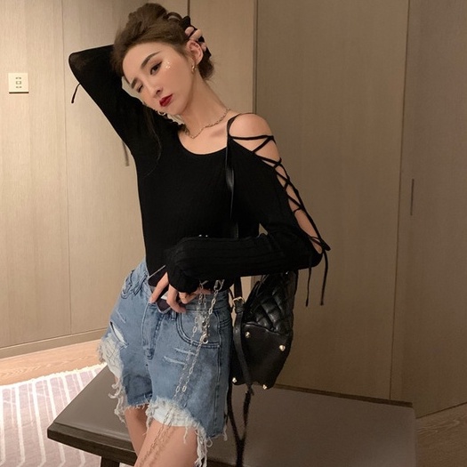 QKOOLE  Áo Dệt Kim Tay Dài Hở Vai Màu Sắc Trơn Phong Cách Hàn Quốc Dành Cho Nữ áo khoác áo croptop