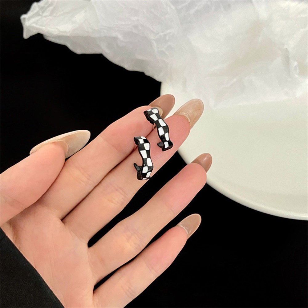 Hoa Tai Hình Bàn Cờ Trắng Đen Độc Đáo Thời Trang Cho NữYanqueens Quà tặng trang sức