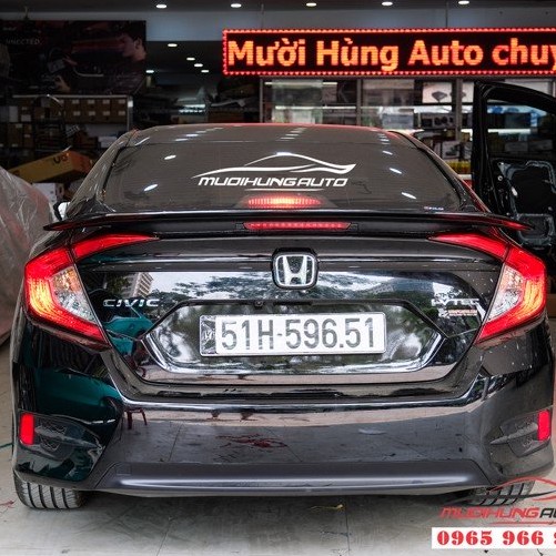 Gắn Đuôi Cá Cho Xe Honda Civic Chính Hãng Tại TPHCM