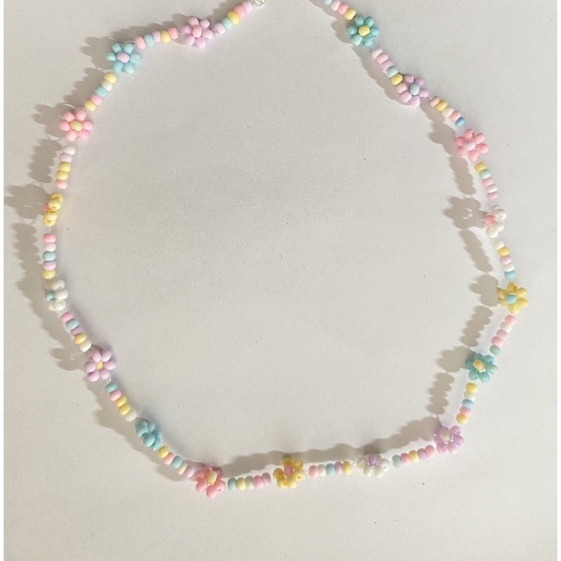 Vòng cổ hoa choker handmade hạt cườm pastel và cầu vòng nhiều màu