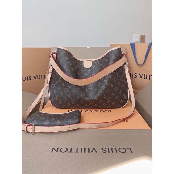 Túi Lv size40cm fullbox vip nam châm chất da cực mềm và hịn
