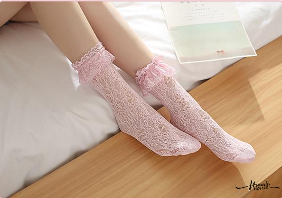 Vớ ren màu trắng phong cách lolita xinh xắn dành cho nữ