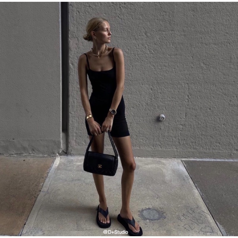 Playsuit khoét lưng sâu dáng biker