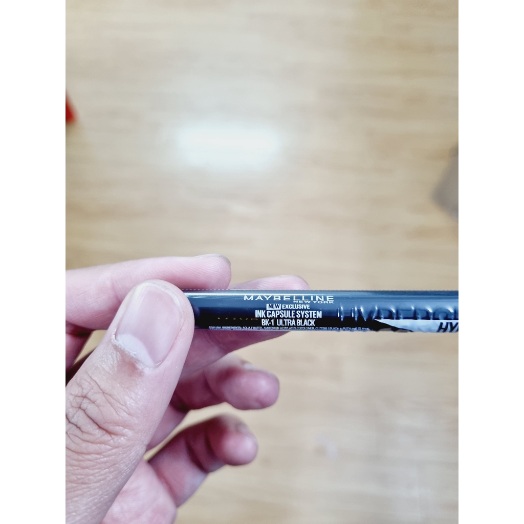 Bút kẻ mắt nước siêu sắc mảnh không lem, trôi Maybelline New York HyperSharp Đen 0.5g - Mỹ Chính Hãng