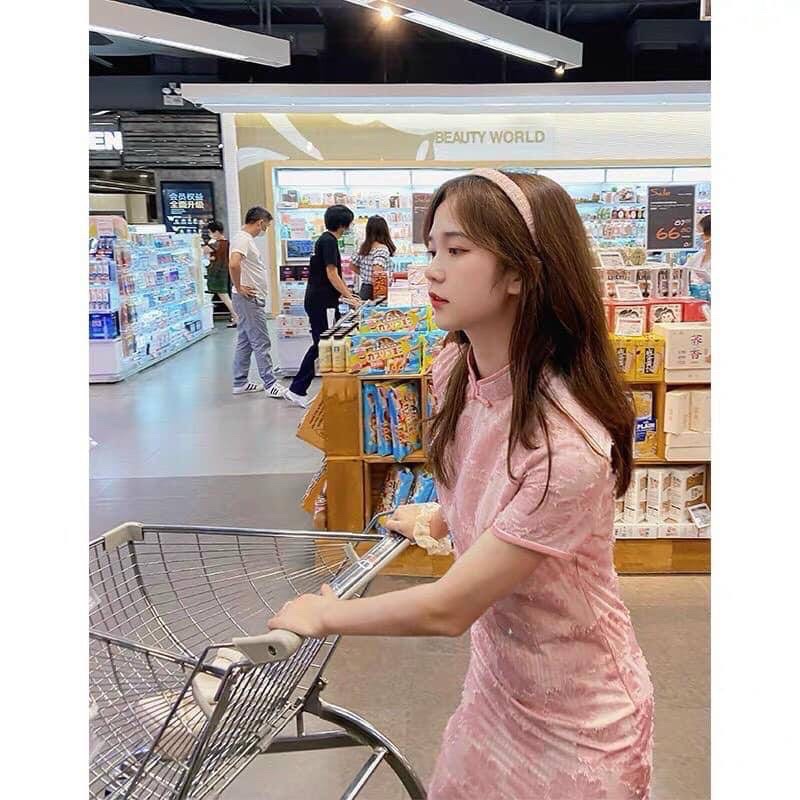 Đầm tàu hoa hồng lông vũ