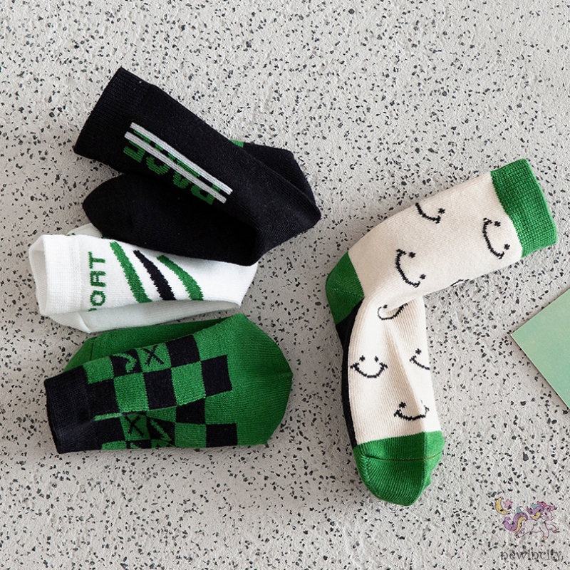 Set 4 Đôi Vớ Dài Trung Bình In Họa Tiết Hoạt Hình Phong Cách Hàn Quốc Cho Bé