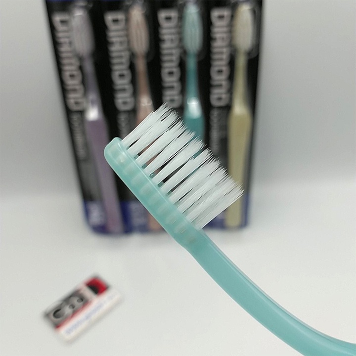 Bàn Chải Đánh Răng Cao Cấp Hàn Quốc Diamond Toothbrush (Mẫu ngẫu nhiên)