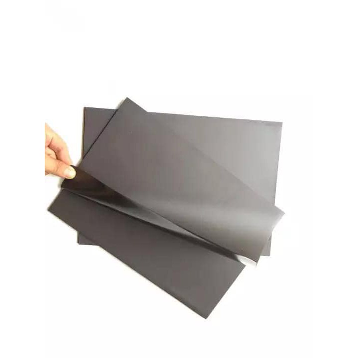 Nam Châm Lá Dẻo a4 có decal , dùng cắt nhỏ để dán giáo cụ dạy học.