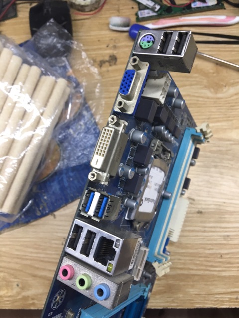 Main Gigabyte GA-B75-D3v, dòng 4 khe ram, có hổ trợ Msata