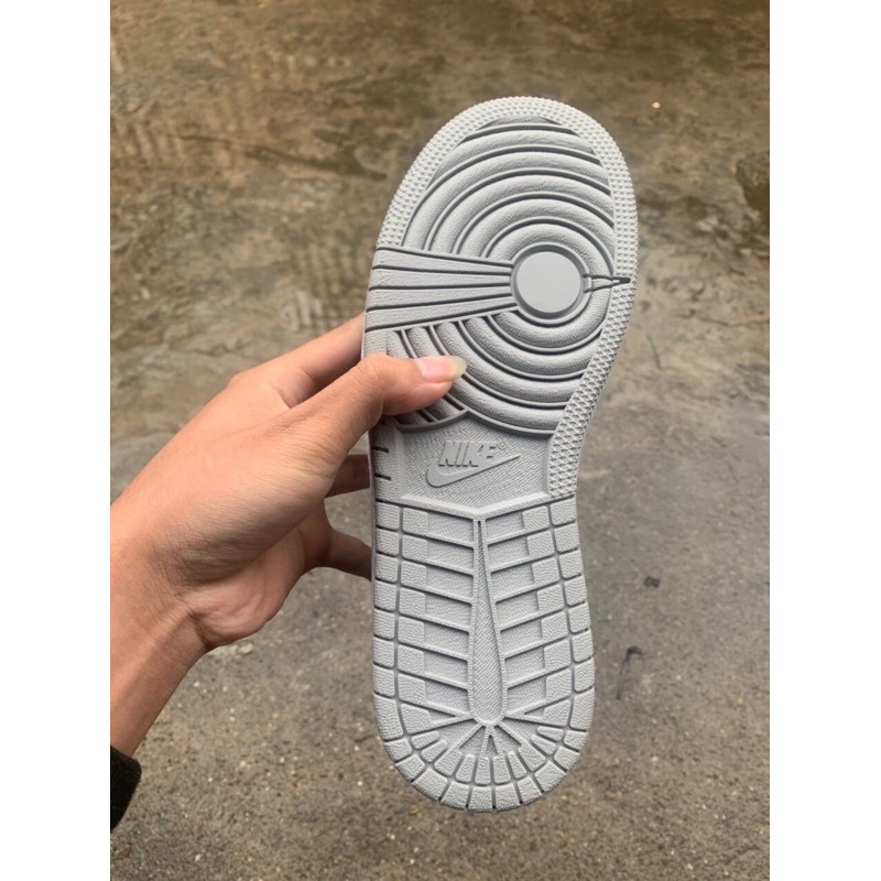 Giày thể thao A.I.R JO.R.Đ.ẦN 1 Xám trắng cổ cao siêu đẹp cho nam và nữ | BigBuy360 - bigbuy360.vn