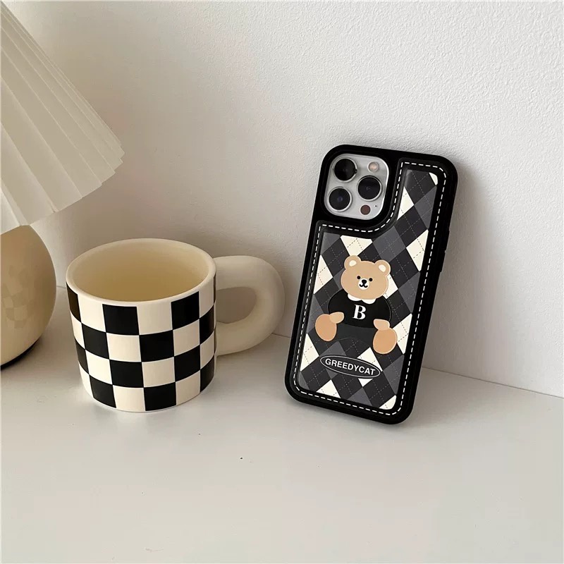 Ốp lưng iphone cạnh vuông chất da Gấu Greedycat 13/13Pro/13PromaxX/Xs/Xsm/7plus/8plus/11/12/11ProMax - Ina Case