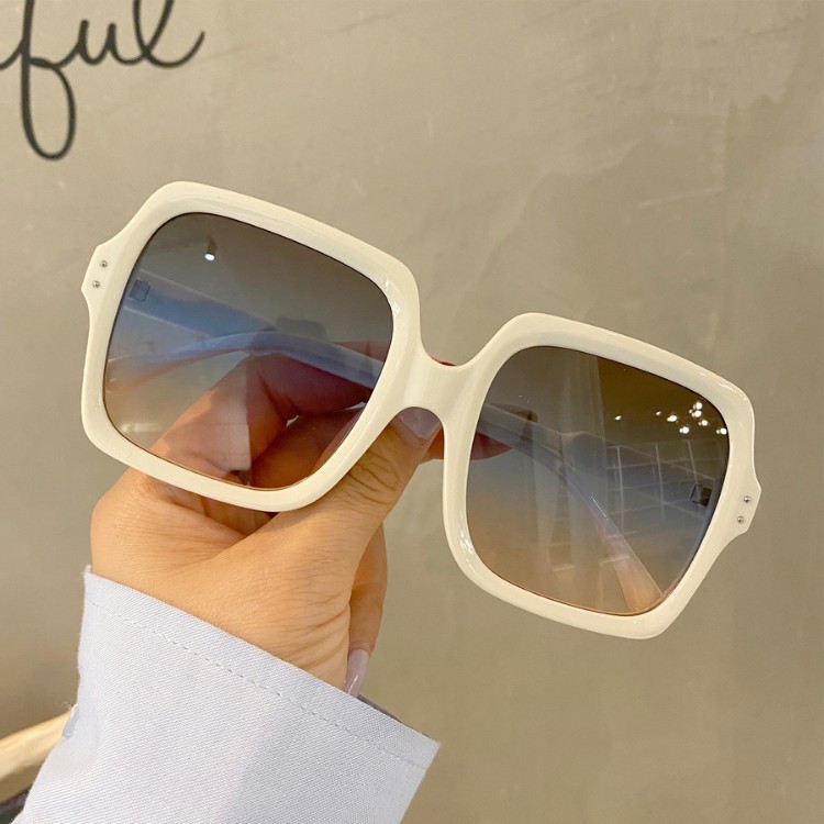 Kính mát nữ LATIO kính mát thời trang siêu đẹp mẫu mới BST News 2023 thiết kế đặc biệt với form dáng trẻ trung - KM21