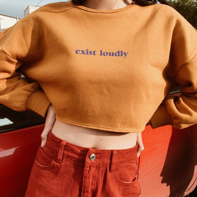 Áo nỉ crop vàng in Exist loudly ( 450SY1 ) | BigBuy360 - bigbuy360.vn