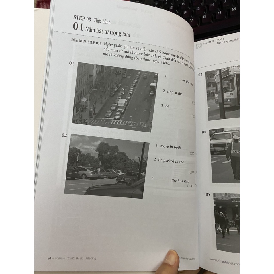 Sách - Tomato Toeic Basic Listening - Kèm CD ( Nhân Trí Việt )