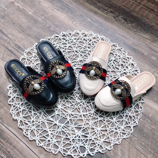 Dép sục con ong cho bé 2 màu