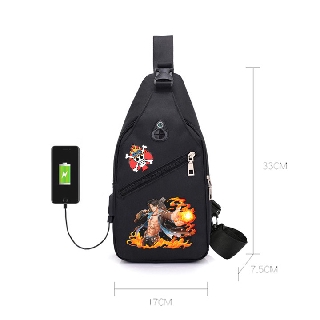 Túi đeo chéo ACE ONE PIECE, có cổng usb bên ngoài và khe tai luồn tai nghe