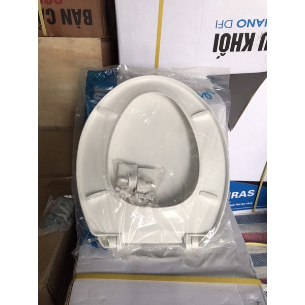 nắp bồn cầu rẻ ( loại thông dụng) lắp vừa các loại két rời