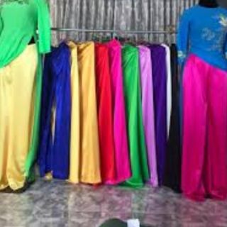 Quần áo dài phi bóng