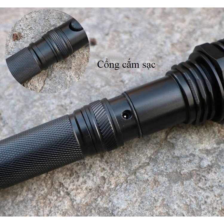 Đèn pin cầm tay siêu sáng XPE T6 QX8 cầm chắc tay, vô cùng tiện lợi