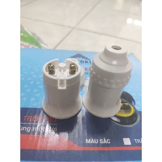 Đui đèn E27 dùng để gắn bóng đèn (chưa bao gồm bóng đèn)