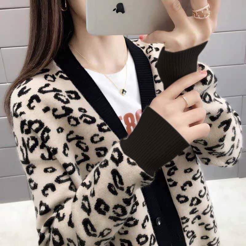 Áo khoác Cardigan hoạ tiết báo siêu đẹp về hàng. Chất da cá tàu dệt sẵn vải bao đẹp | BigBuy360 - bigbuy360.vn