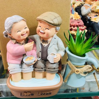 TƯỢNG ÔNG BÀ ANH - RỬA CHÂN HẠNH PHÚC - TRANG TRÍ KỆ GỖ ĐỘC ĐÁO