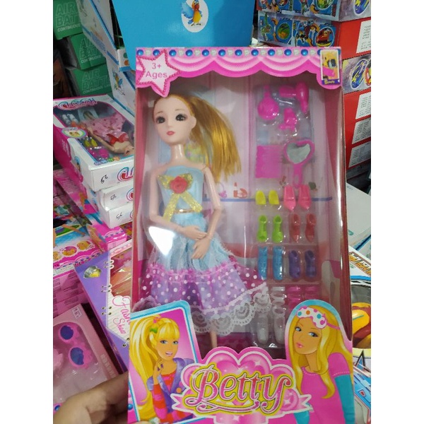 Búp bê barbie xinh xắn, dễ thương kèm phụ kiện