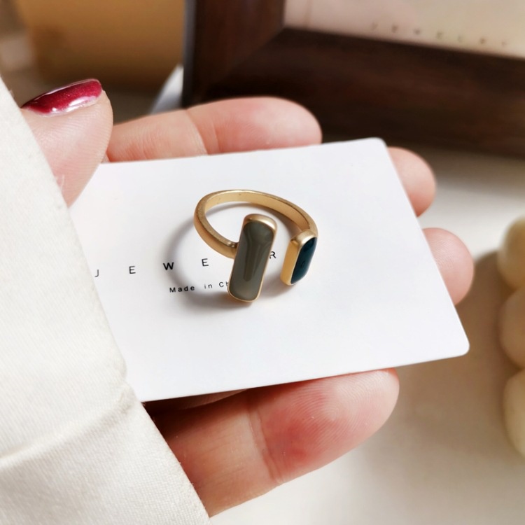 Nhẫn nữ mặt đá xanh hình bầu dục song song có thể điều chỉnh R005