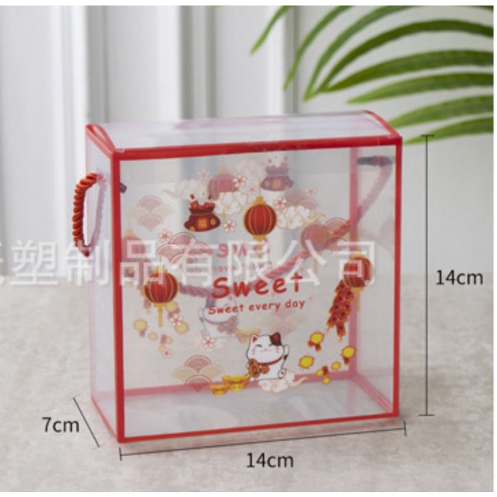 5 cái hộp vuông mica trong kích thước 14 x 14 x 7cm dùng đựng được 400gram bánh kẹo