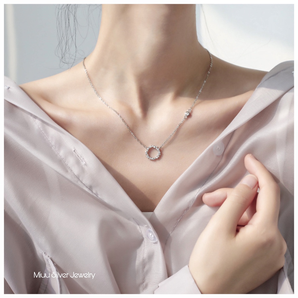 Dây chuyền bạc nữ Huyền thoại biển xanh Miuu Silver, vòng cổ bạc mặt tròn đính đá sang trọng