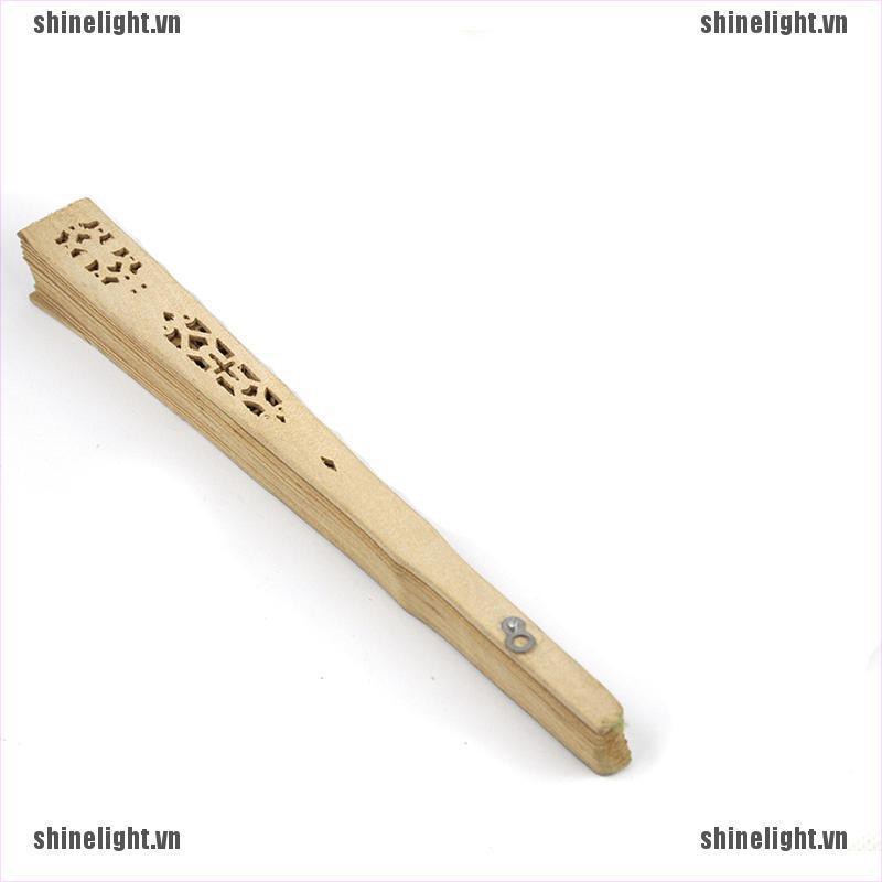 Quạt Tre Cầm Tay Khắc Họa Tiết Phong Cách Trung Hoa